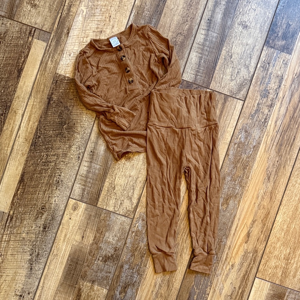 Toddler Lou Lou & Company Ribbed Henley Top & Bottom Set - Camel Brown